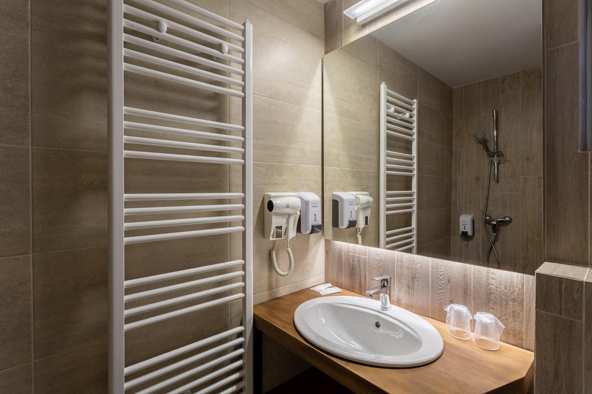 Genesis By Eden Hotel Predeal Exterior photo