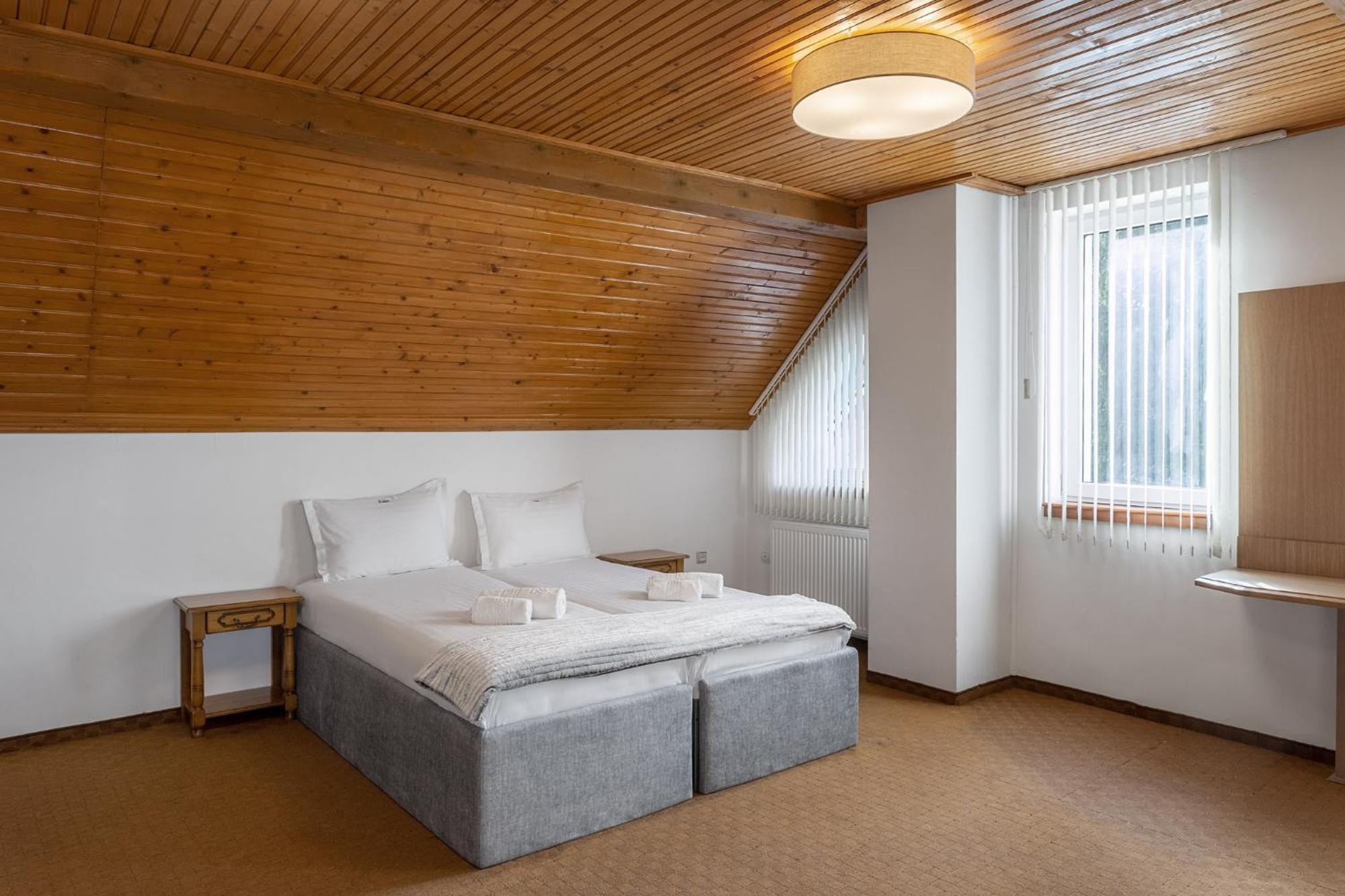 Genesis By Eden Hotel Predeal Exterior photo