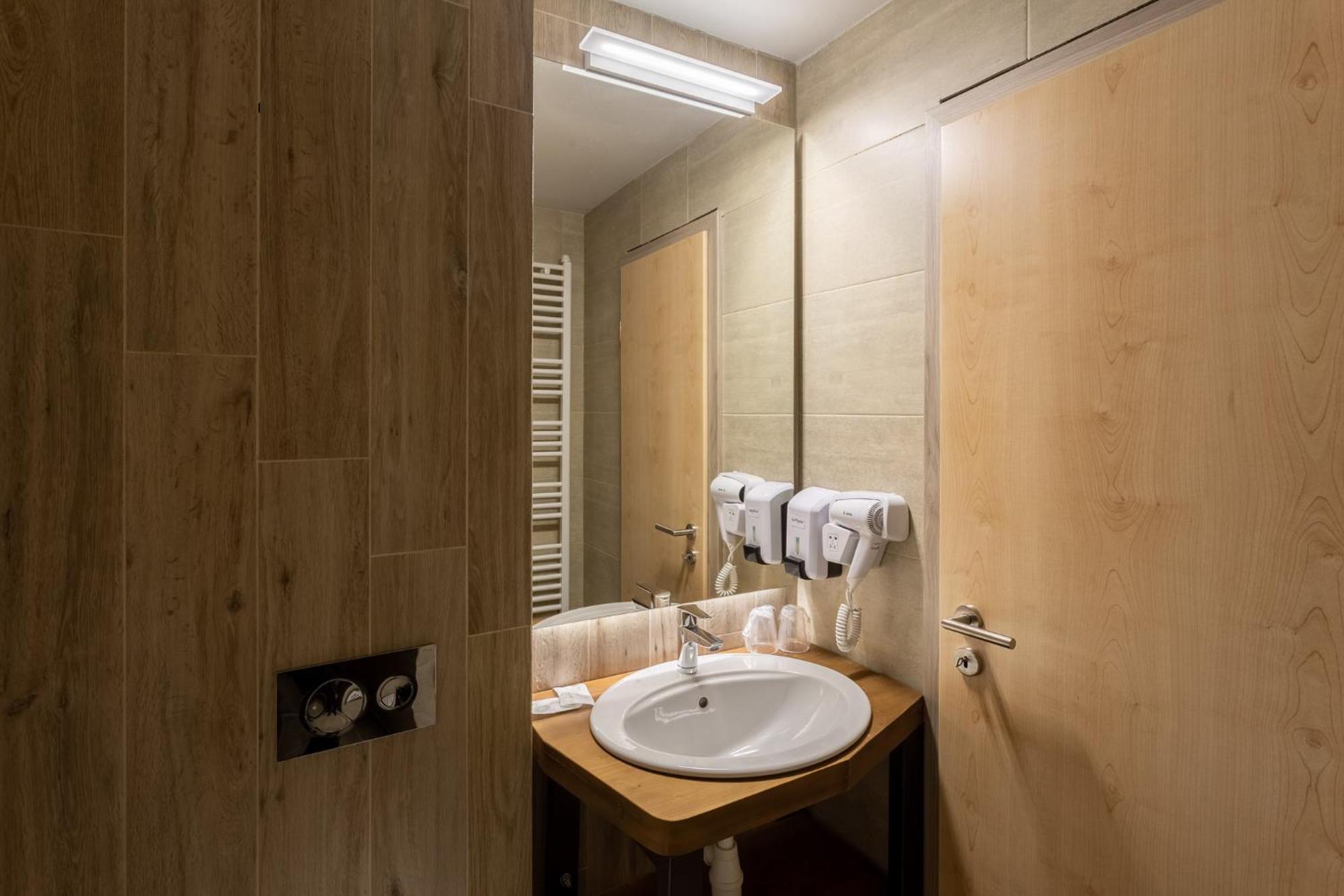 Genesis By Eden Hotel Predeal Exterior photo