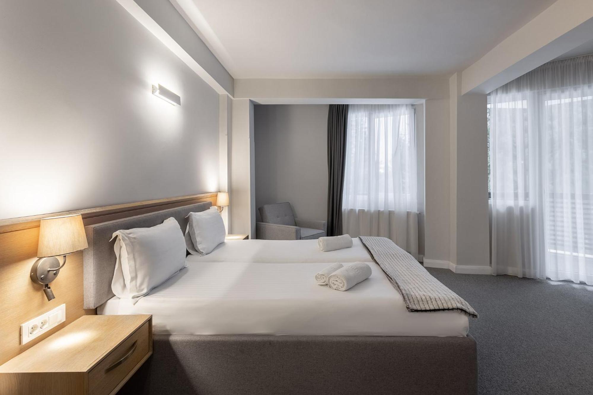 Genesis By Eden Hotel Predeal Exterior photo