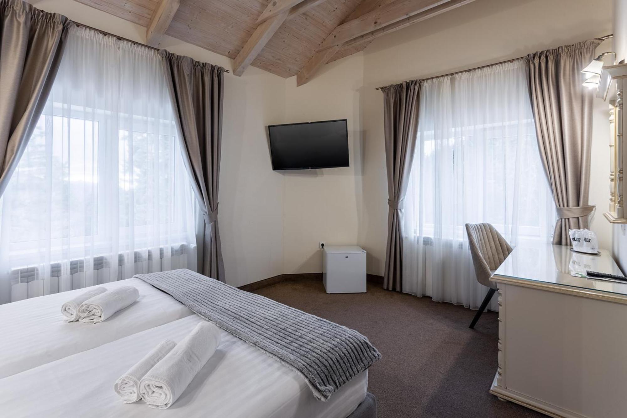 Genesis By Eden Hotel Predeal Exterior photo
